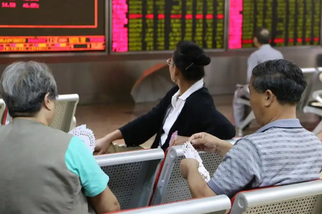 男子称炒股11年赚6000多万