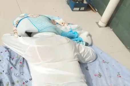 高温晒背2小时67岁阿姨竟开颅保命 
