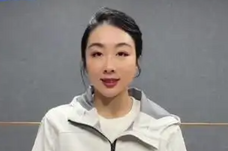 隋文静变身亚冬会导演给自己打满分