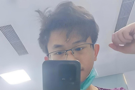 罗帅宇坠楼前曾给两人发短信