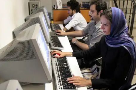 伊朗临时限制使用互联网