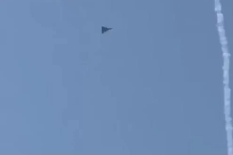 以拦截弹转弯180度击中伊朗无人机