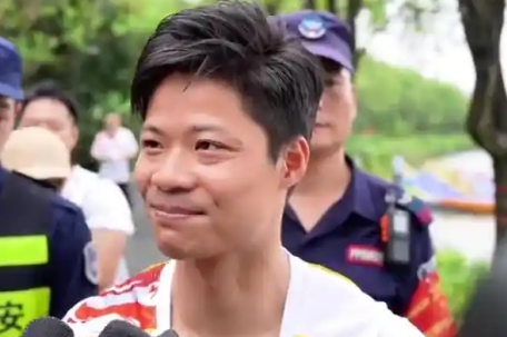 苏炳添跨界划龙舟感叹“好累”