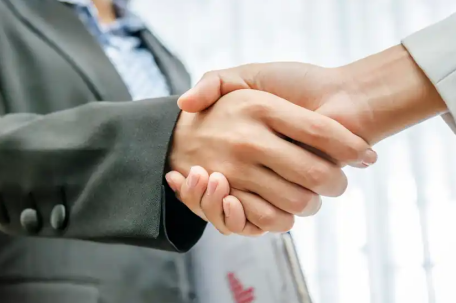 人民日报:呼吁“同志”称呼重归主流