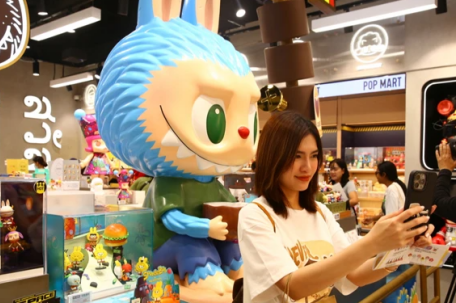 LABUBU拍出190万 藏家：花10万买的