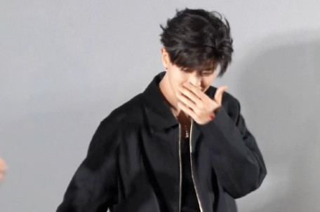 任嘉伦《无忧渡》追剧团跳星奇摇