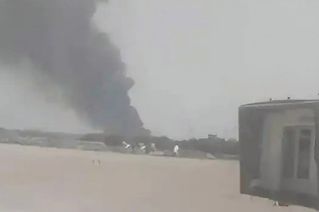 印度坠毁客机划过居民区升起火球