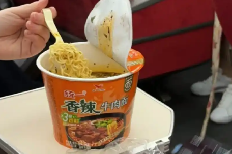 高铁禁食方便面旅客吃什么