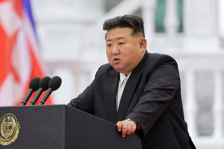 金正恩观看在俄朝鲜士兵影片时落泪