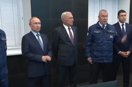 特朗普发出威胁后 普京首次公开露面