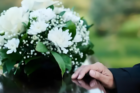 女孩想报殡葬专业 家长反对网友支持