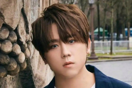 曝“香港顶流”姜涛坠海被送医