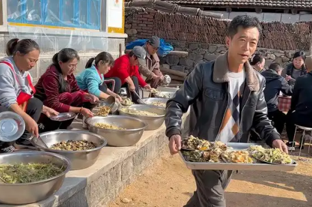 带南方女婿吃东北农村大席 