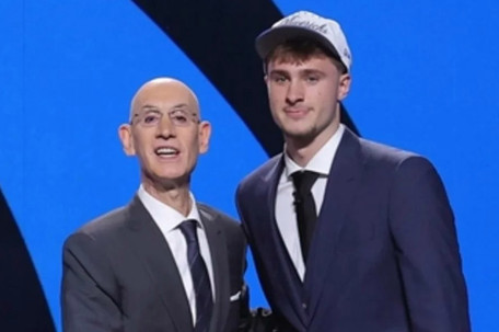 弗拉格被独行侠选中当选状元秀