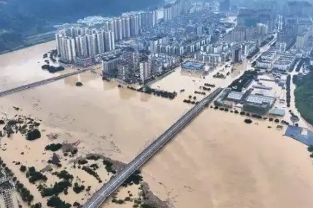 榕江雨有多大？三天降下46个西湖