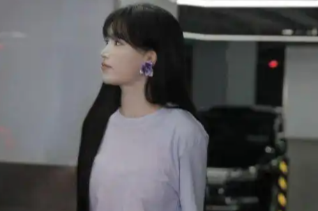 李子柒手制植物印染长裙出圈