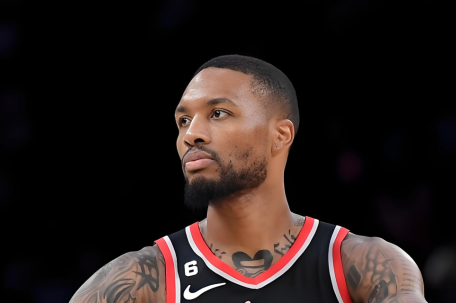 利拉德3年4200万重返开拓者