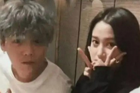 鹿晗深夜喝醉崩溃被邓超安慰