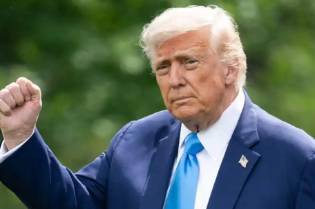 特朗普确诊静脉疾病：小腿轻微肿胀