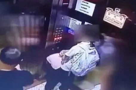 男子尾随女童进电梯还捂嘴？警方通报