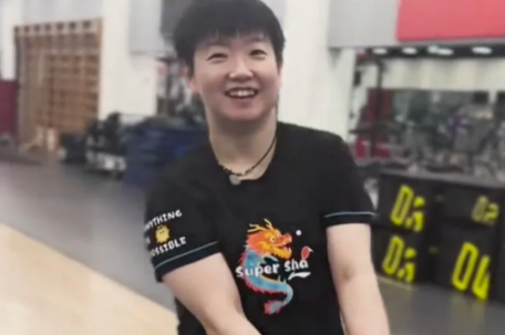 邓紫棋现身孙颖莎评论区 