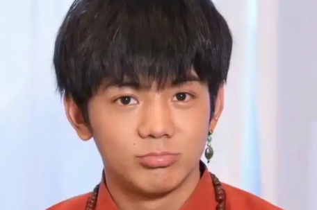 丁真为妹妹出钱上学