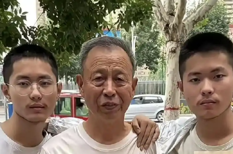 跪谢爷爷双胞胎高考成绩均超一段线