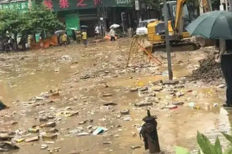 云南昭通遭遇特大暴雨
