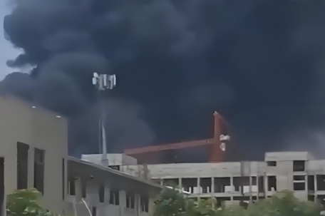 印度坠毁客机起飞后坠入居民区