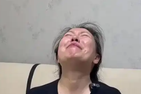 成都女子家门口遇害案母亲再发声