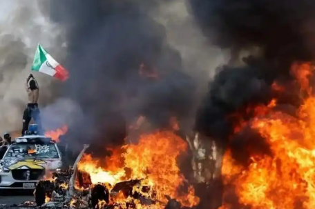 牛弹琴：美国将有大戏上演