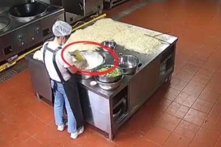 甘肃涉事园长也食用添加颜料的食品