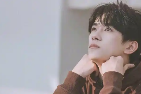 易烊千玺李庚希《狂野时代》有吻戏
