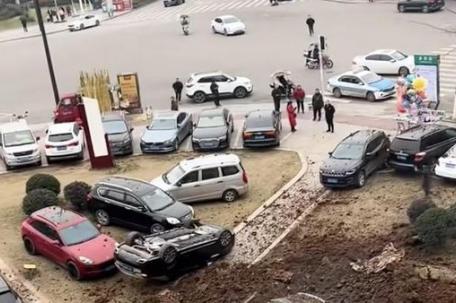 公安网安|男孩扔鞭炮赔580万系谣言