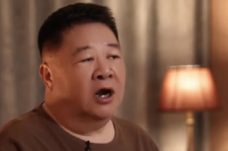 61岁演员刘金山回应女儿才9岁