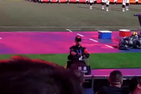 苏超全场最能“忍”的人出现了