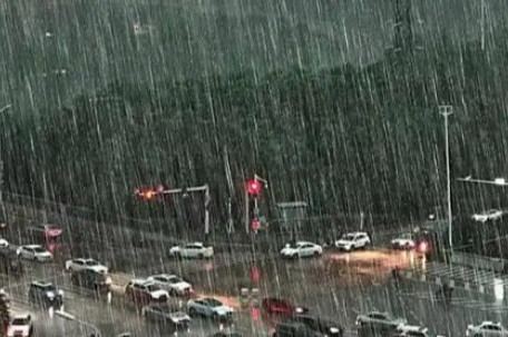 南方特大暴雨可能突破“历史极值”