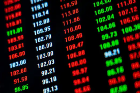 券商员工偷看私募大佬持仓获利213万