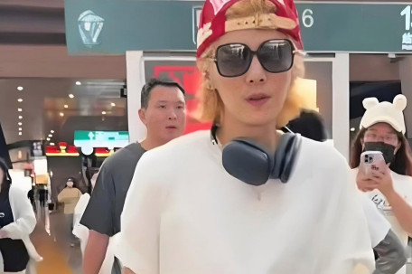 鹿晗脸颊消瘦模样大变