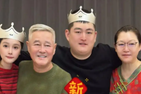 赵本山女儿抑郁复发:不敢让爸知道