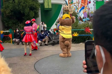 迪士尼玩偶“内胆”被曝私联粉丝