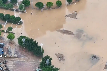 贵州榕江街道7分钟被洪水完全淹没 