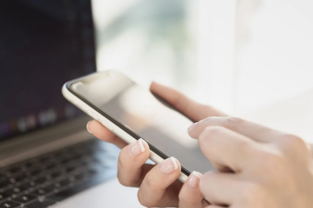 尾号“8个7”手机号拍出320万元