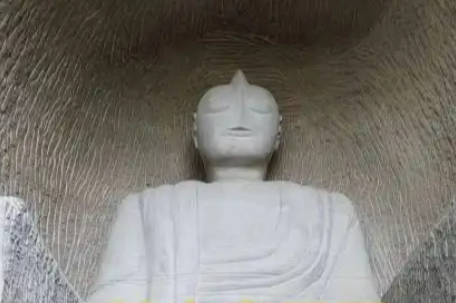 男子凿奥特曼石窟:想在世界留点痕迹