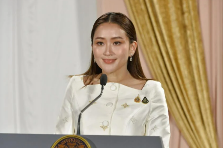 面临罢免的泰国总理佩通坦何去何从 