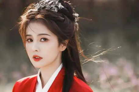 白鹿贴脸开大于正：他话是不是有点多