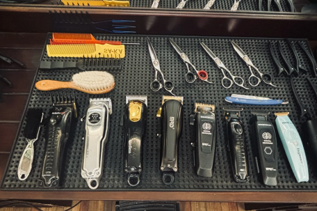 女子因发量太多剃掉五分之四头发