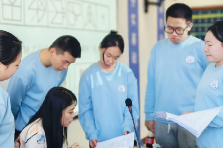 年轻人扎堆乡镇公务员 比港大硕士香 