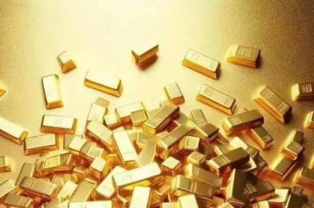 金价跳水 有人凌晨4点排队买黄金