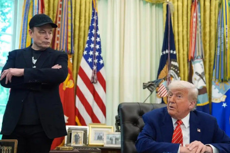 特朗普“感谢”马斯克没取消合同